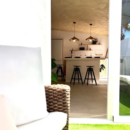 In - Relaxing Pool-front, Private Terrace & Pool Access, South Tenerife Apartment