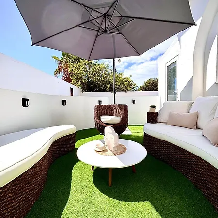 In - Relaxing Pool-front, Private Terrace & Pool Access, South Tenerife アロナ