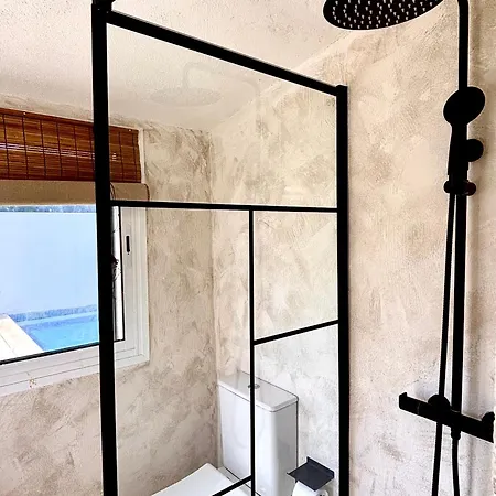 アパート In - Relaxing Pool-front, Private Terrace & Pool Access, South Tenerife アロナ